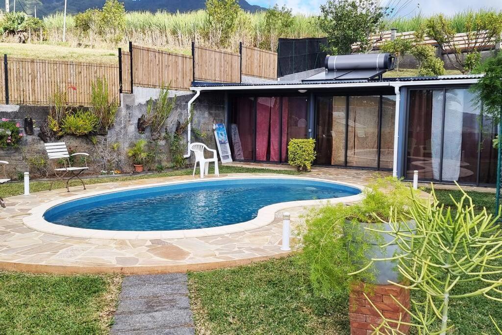 Bungalow Des Pensees Piscine Chauffee 28° Saint-Denis Luaran gambar