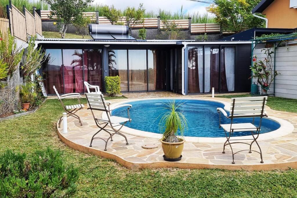Bungalow Des Pensees Piscine Chauffee 28° Saint-Denis Luaran gambar
