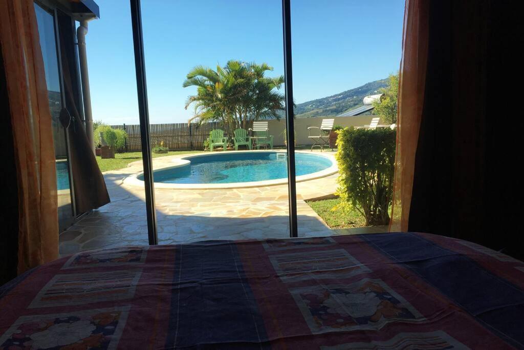 Bungalow Des Pensees Piscine Chauffee 28° Saint-Denis Luaran gambar